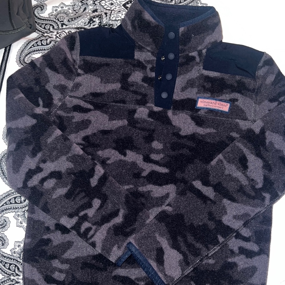 Vineyard vines camo fleece